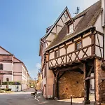 Au Vieux Porche *